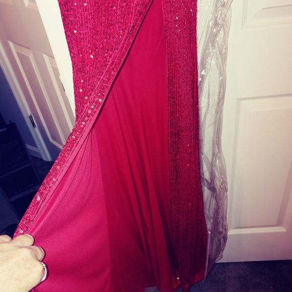 Red sequin lafemme size 4 - Picture 9 of 9